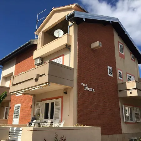 Guest house Ivona 3*