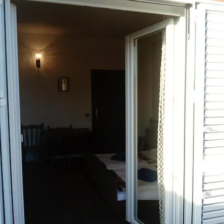 Guest house Ivona 3*